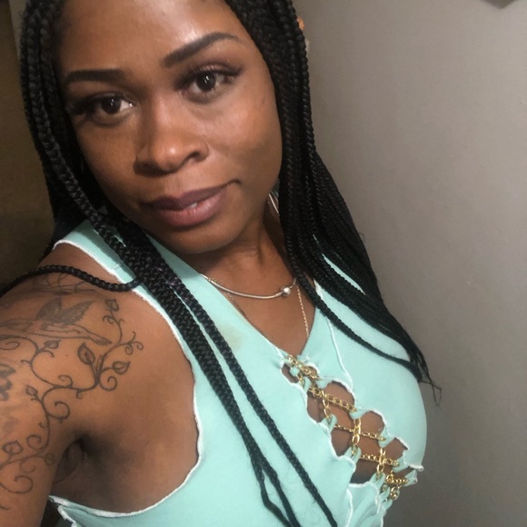 Meet your Posher, Devine - Picture 1 of 1